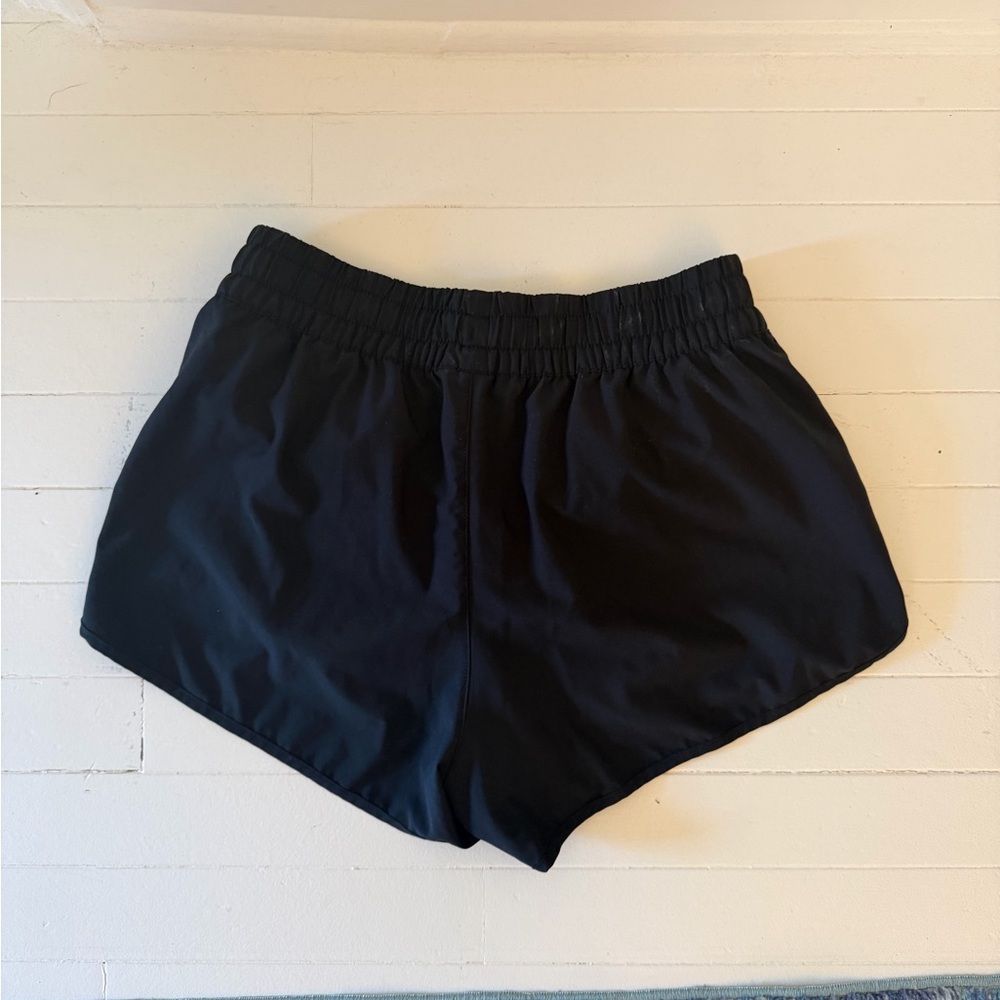Vuori athletic shorts - Picture 3 of 3